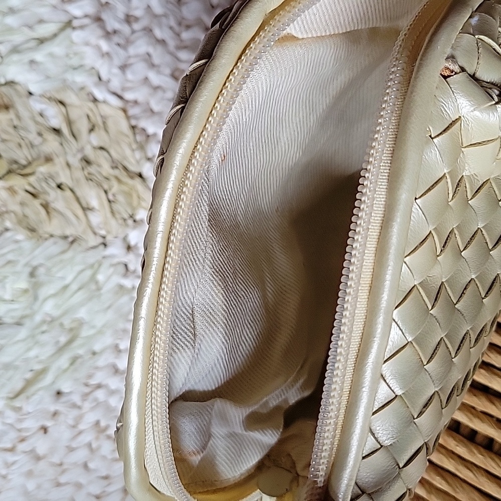 Evan Picone golden cream colored basket weave mini purse - Picture 11 of 13
